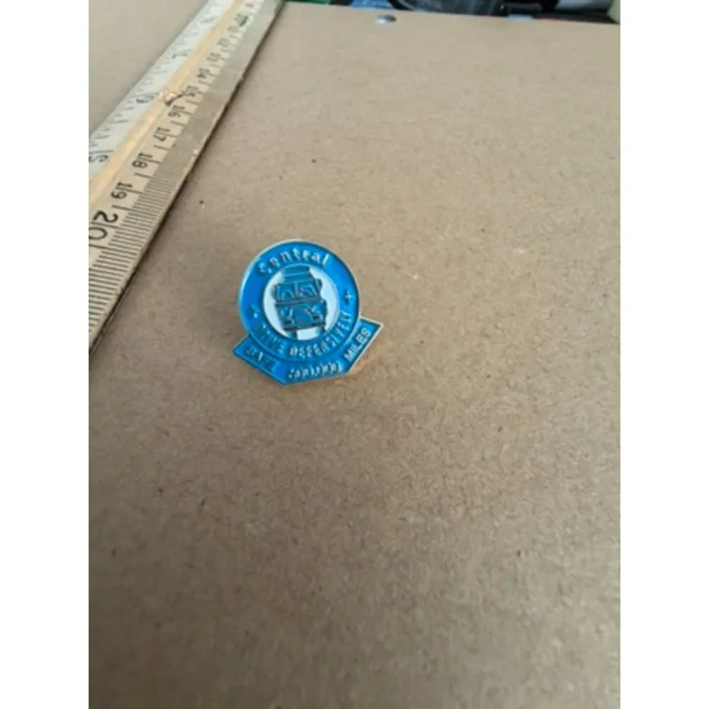 Central Safe Drive Defensively 600,000 miles award pin